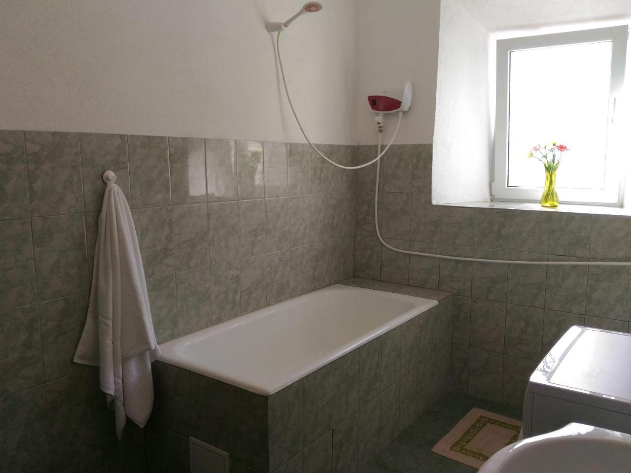 Edelweiss Guesthouse, Glamping And Camping Suhaia Kültér fotó
