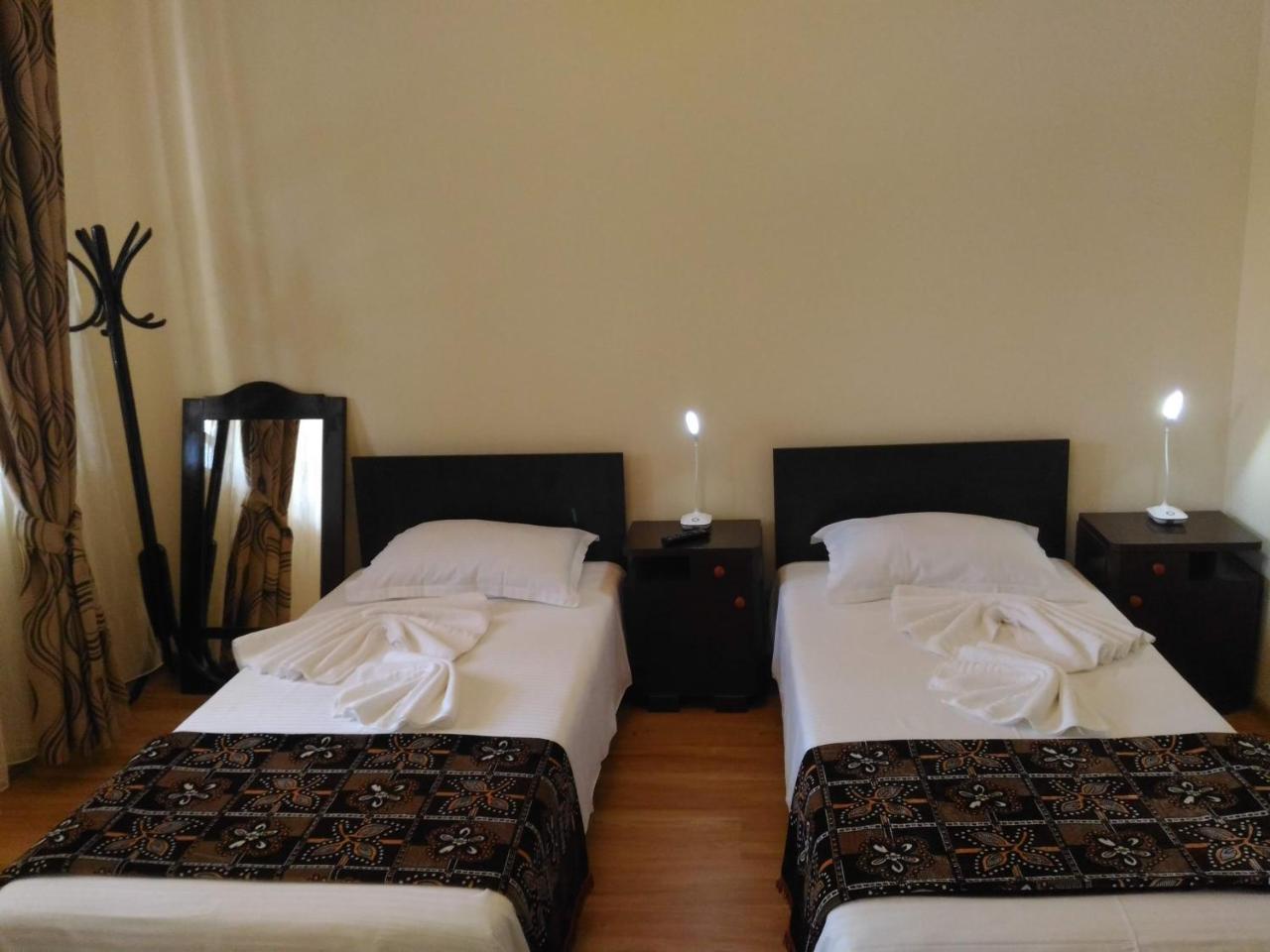Edelweiss Guesthouse, Glamping And Camping Suhaia Kültér fotó